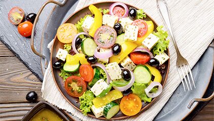 Kilo vermek isteyenler için Akdeniz diyetinde sebze salataları