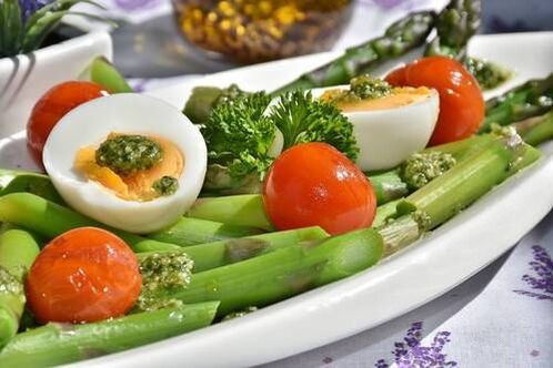 Keto diyetinde yumurta salatası